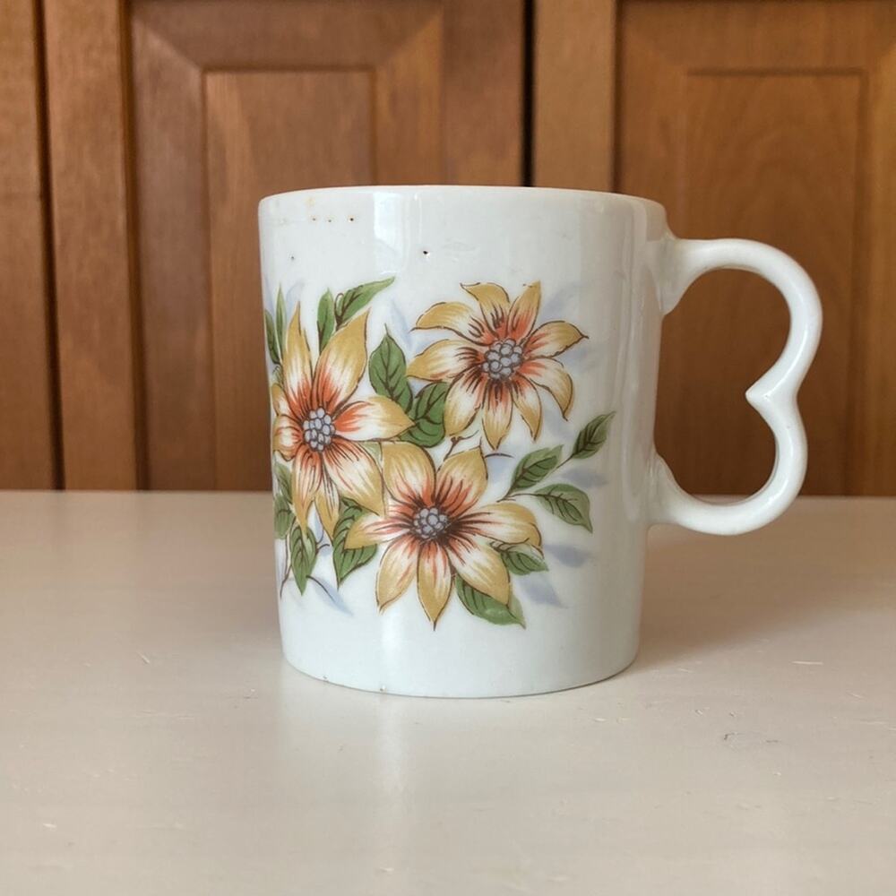 Adorable Vintage Floral Coffee Cup